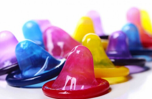 if has colored polyurethane condom?